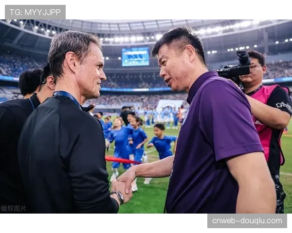 于根伟与阿代米的告别：泪洒训练场的师徒情