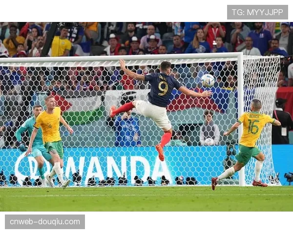 吉鲁两射奠定胜局,里尔锋线重要支点 吉鲁两射奠定胜局,里尔锋线重要支点